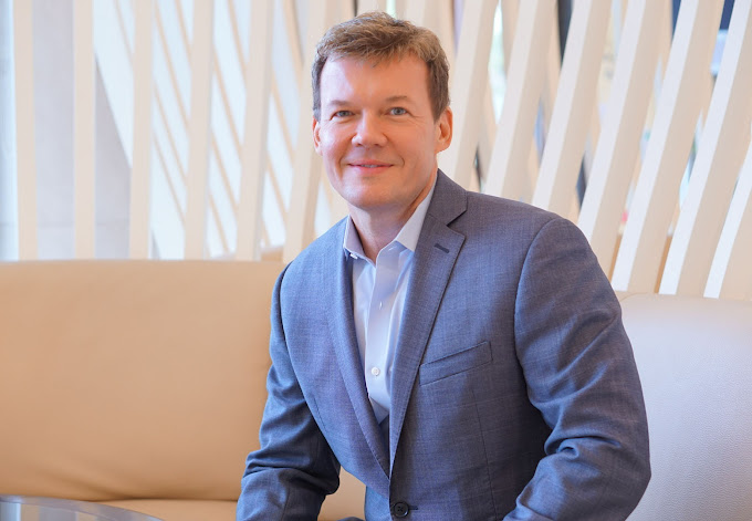 Raymond Douglas, MD PhD business image